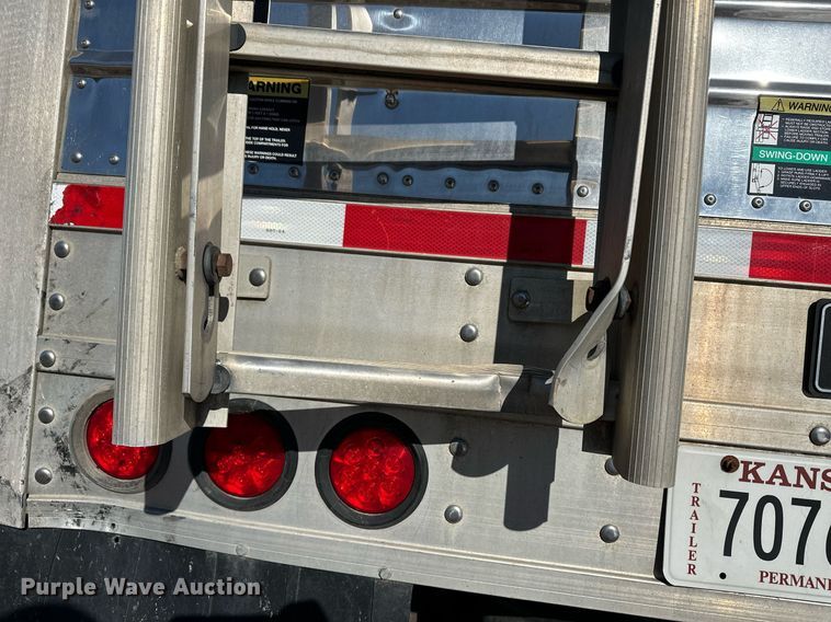 image for item DM2664 2016 Timpte grain trailer