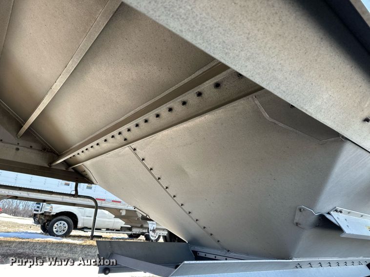 image for item DM2664 2016 Timpte grain trailer