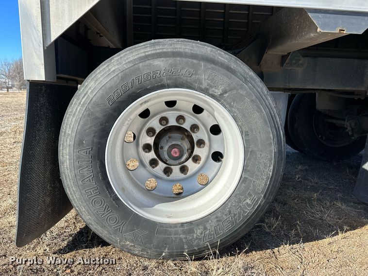 image for item DM2664 2016 Timpte grain trailer