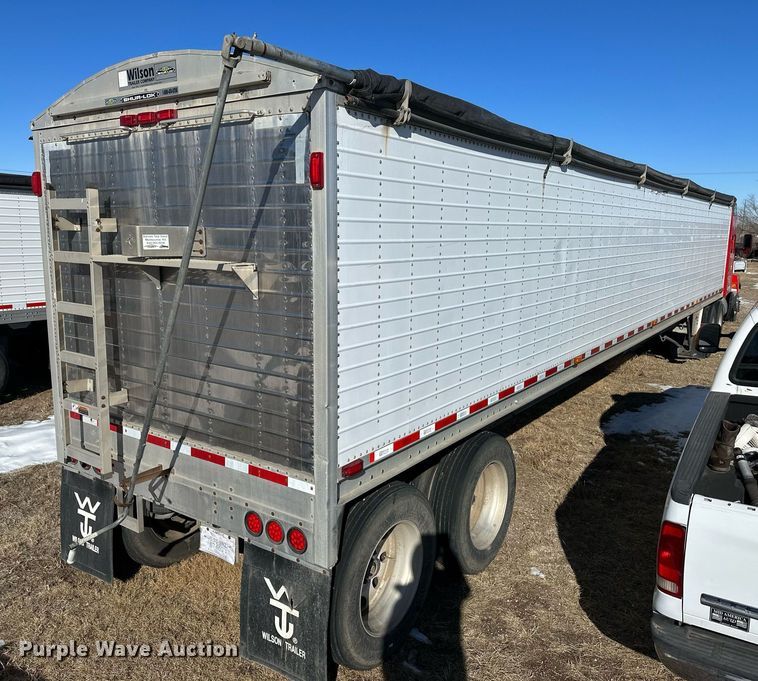 image for item DM2665 2012 Wilson DWH-551 grain trailer
