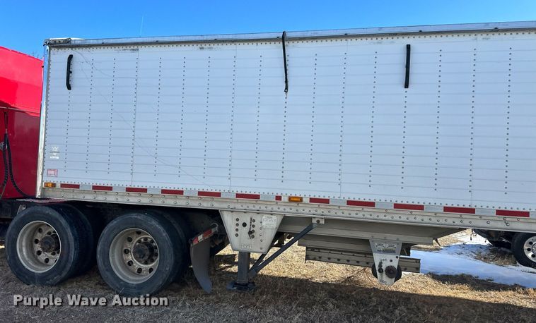 image for item DM2665 2012 Wilson DWH-551 grain trailer