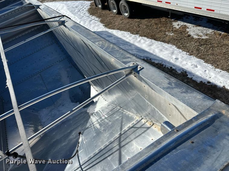 image for item DM2665 2012 Wilson DWH-551 grain trailer