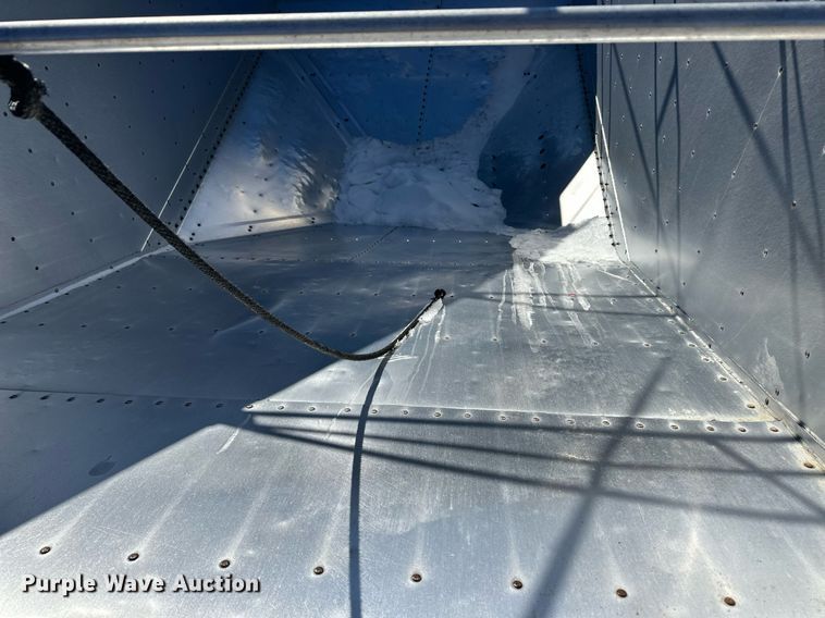 image for item DM2665 2012 Wilson DWH-551 grain trailer