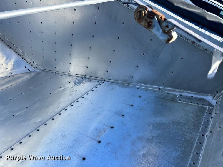 image for item DM2665 2012 Wilson DWH-551 grain trailer