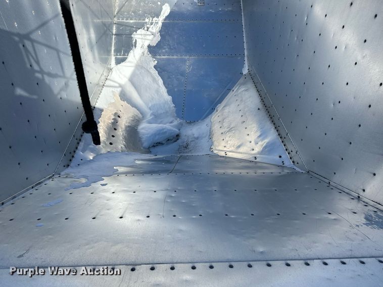 image for item DM2665 2012 Wilson DWH-551 grain trailer