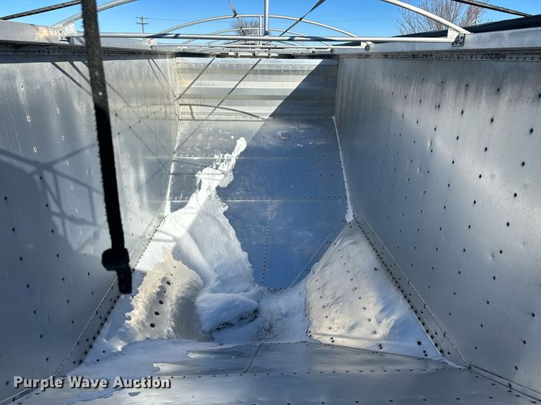 image for item DM2665 2012 Wilson DWH-551 grain trailer