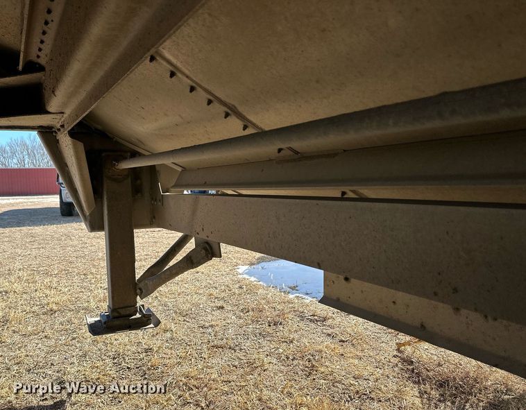 image for item DM2665 2012 Wilson DWH-551 grain trailer