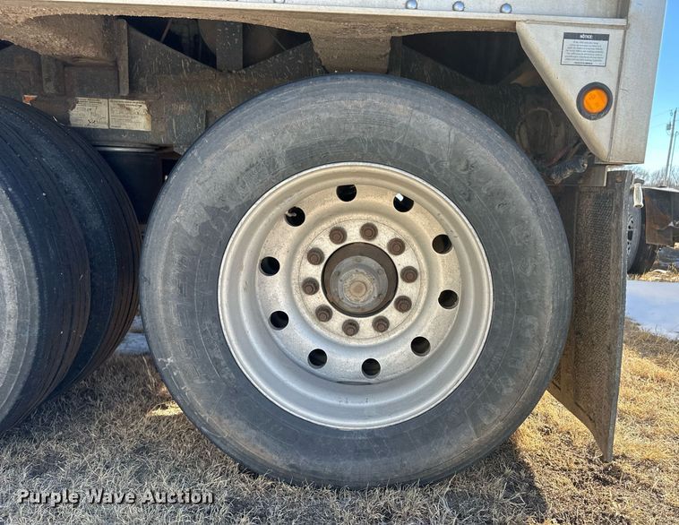 image for item DM2665 2012 Wilson DWH-551 grain trailer