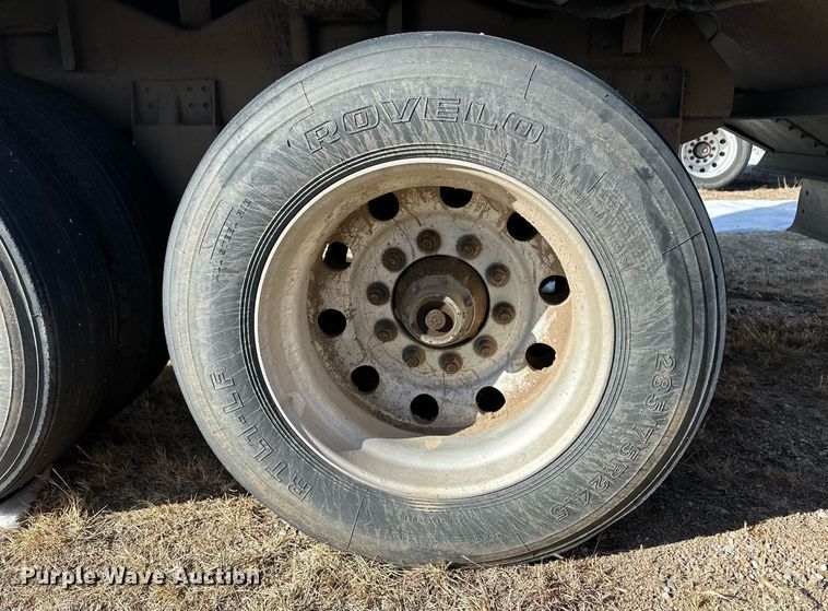 image for item DM2665 2012 Wilson DWH-551 grain trailer