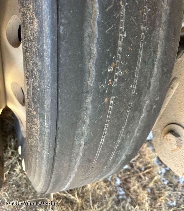 image for item DM2665 2012 Wilson DWH-551 grain trailer