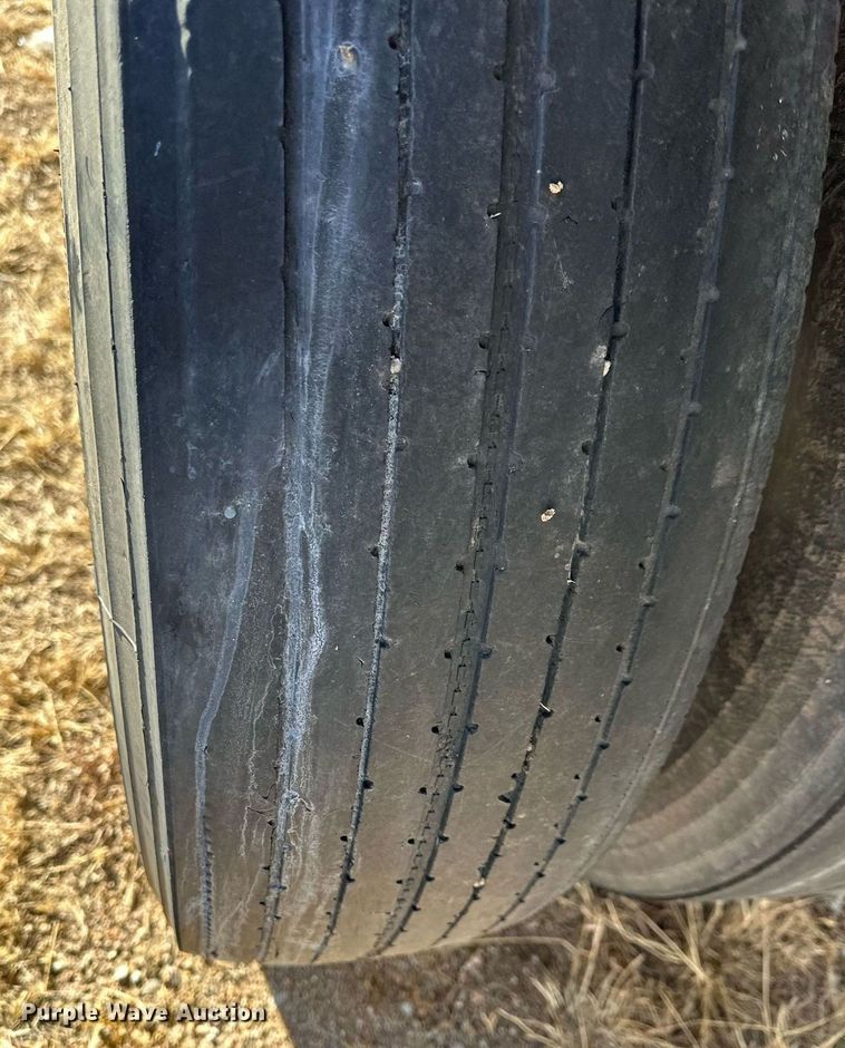 image for item DM2665 2012 Wilson DWH-551 grain trailer