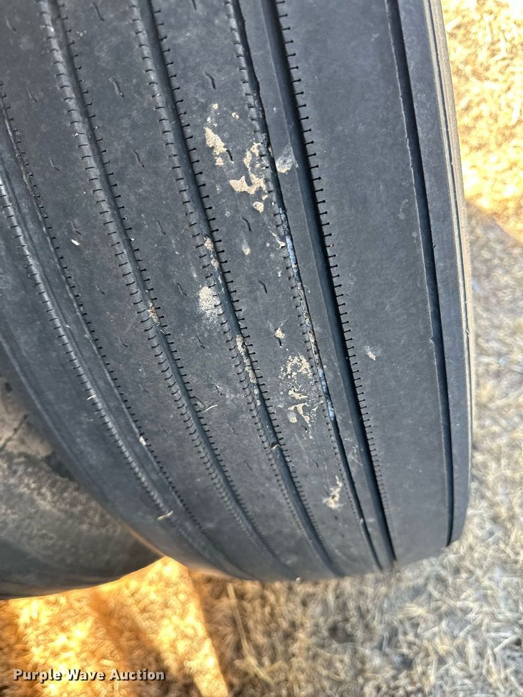 image for item DM2665 2012 Wilson DWH-551 grain trailer