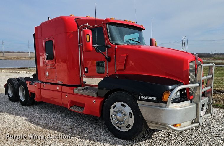 image for item DN7183 2007 Kenworth T600 semi truck