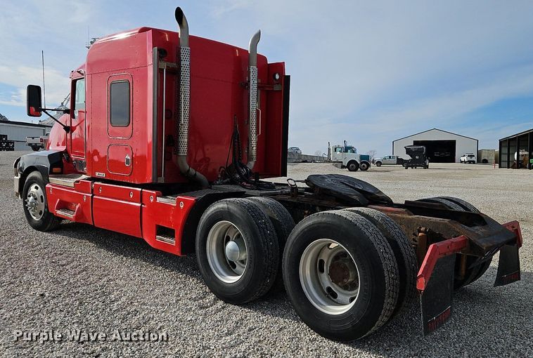 image for item DN7183 2007 Kenworth T600 semi truck