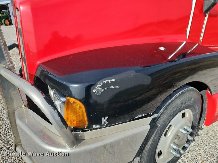 image for item DN7183 2007 Kenworth T600 semi truck
