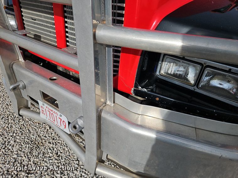 image for item DN7183 2007 Kenworth T600 semi truck