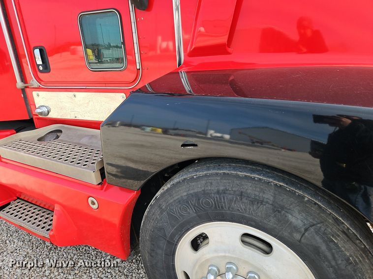 image for item DN7183 2007 Kenworth T600 semi truck