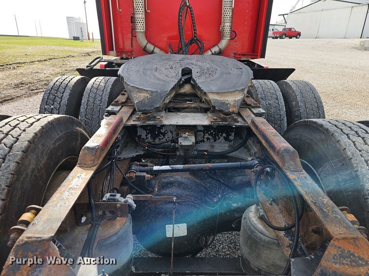 image for item DN7183 2007 Kenworth T600 semi truck