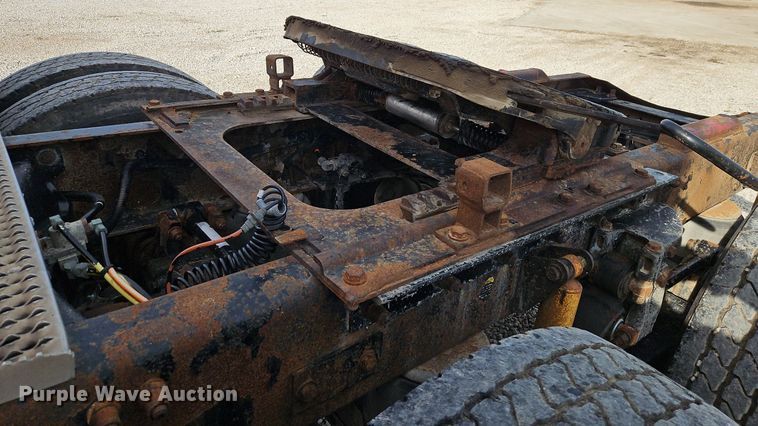 image for item DN7183 2007 Kenworth T600 semi truck