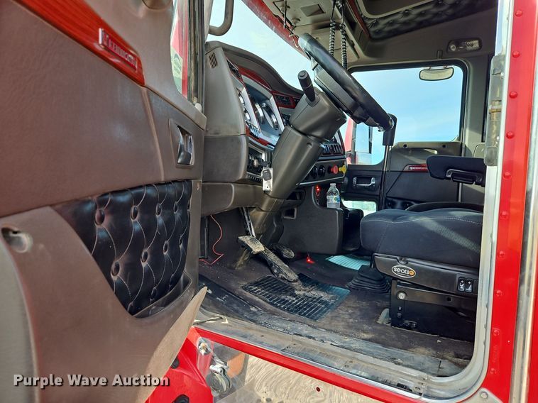 image for item DN7183 2007 Kenworth T600 semi truck