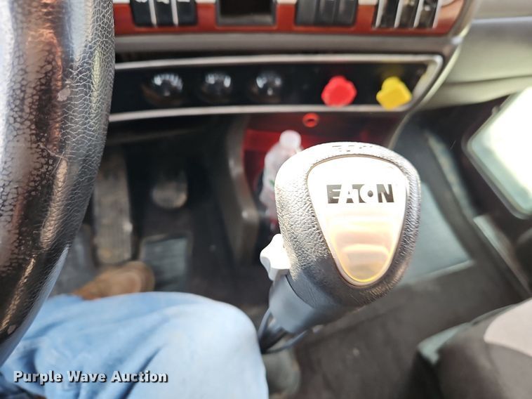 image for item DN7183 2007 Kenworth T600 semi truck