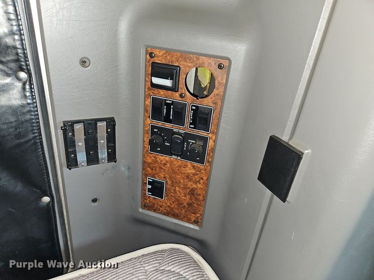 image for item DN7183 2007 Kenworth T600 semi truck