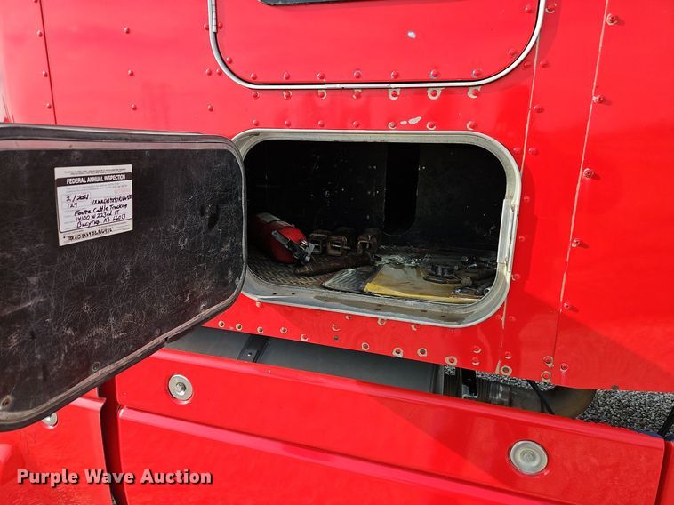 image for item DN7183 2007 Kenworth T600 semi truck