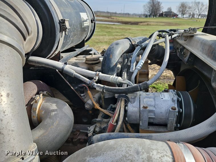 image for item DN7183 2007 Kenworth T600 semi truck