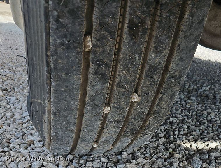 image for item DN7183 2007 Kenworth T600 semi truck