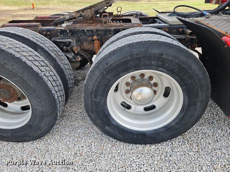 image for item DN7183 2007 Kenworth T600 semi truck