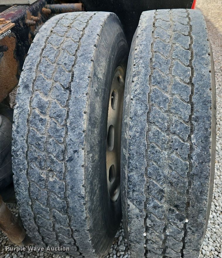 image for item DN7183 2007 Kenworth T600 semi truck