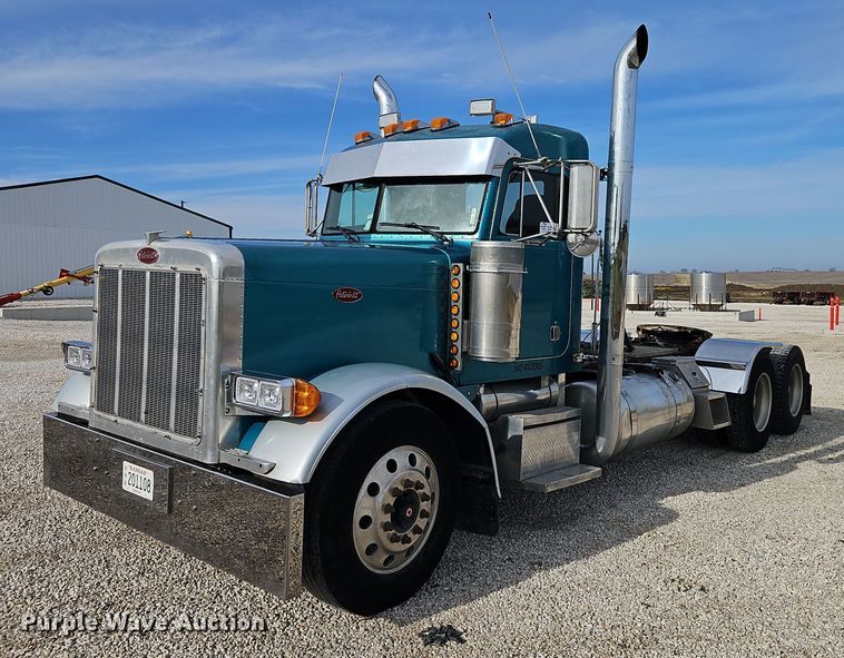 image for item DN7184 2004 Peterbilt  379 semi truck