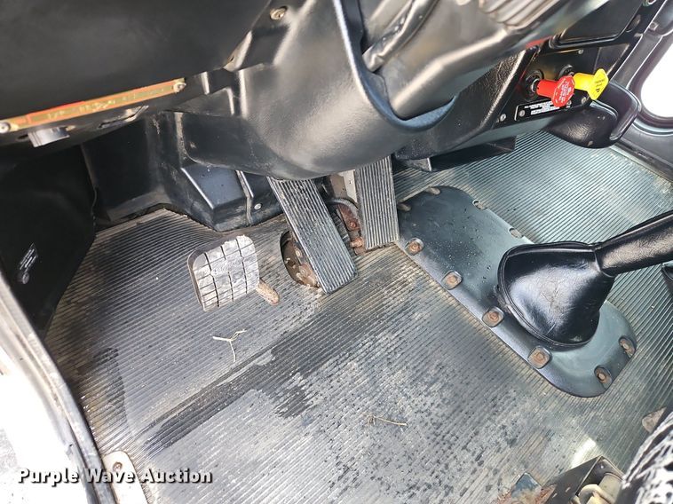 image for item DN7184 2004 Peterbilt  379 semi truck