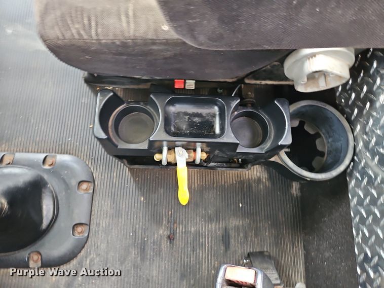 image for item DN7184 2004 Peterbilt  379 semi truck