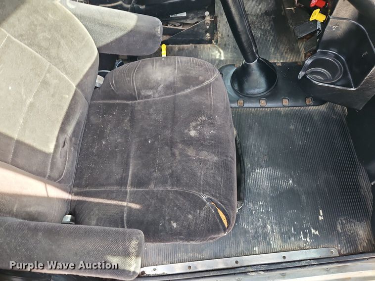 image for item DN7184 2004 Peterbilt  379 semi truck