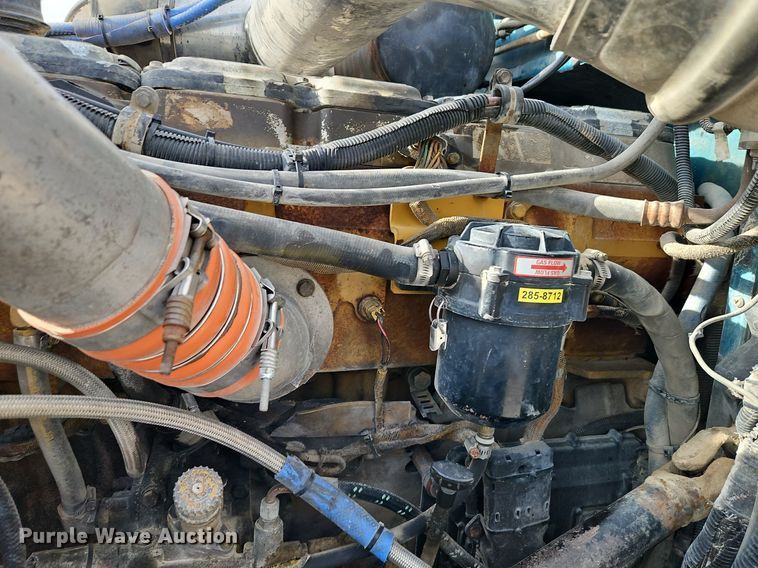 image for item DN7184 2004 Peterbilt  379 semi truck