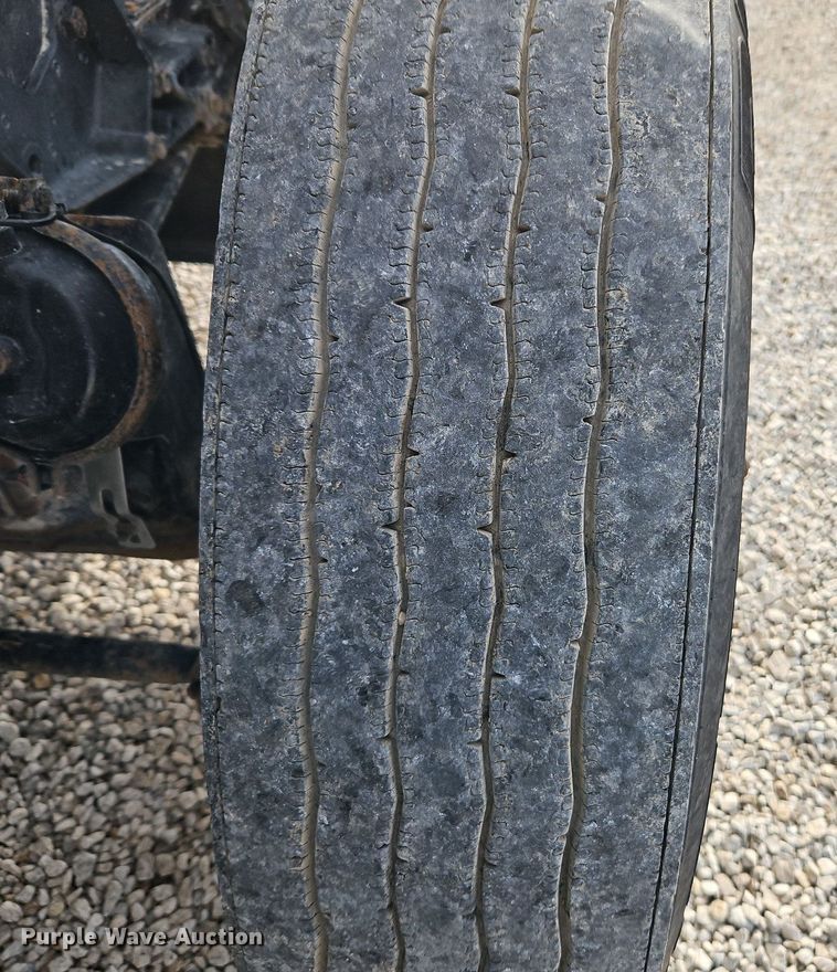 image for item DN7184 2004 Peterbilt  379 semi truck