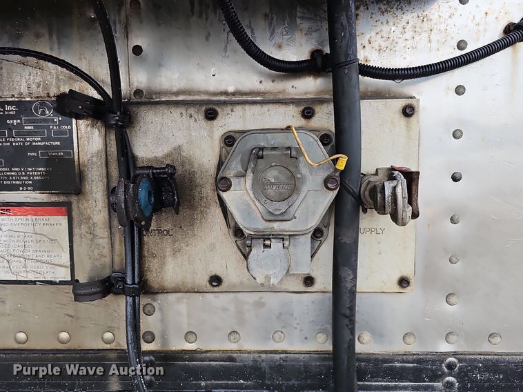 image for item DP0793 1996 Great Dane 7811TZ-1A refrigerated van trailer