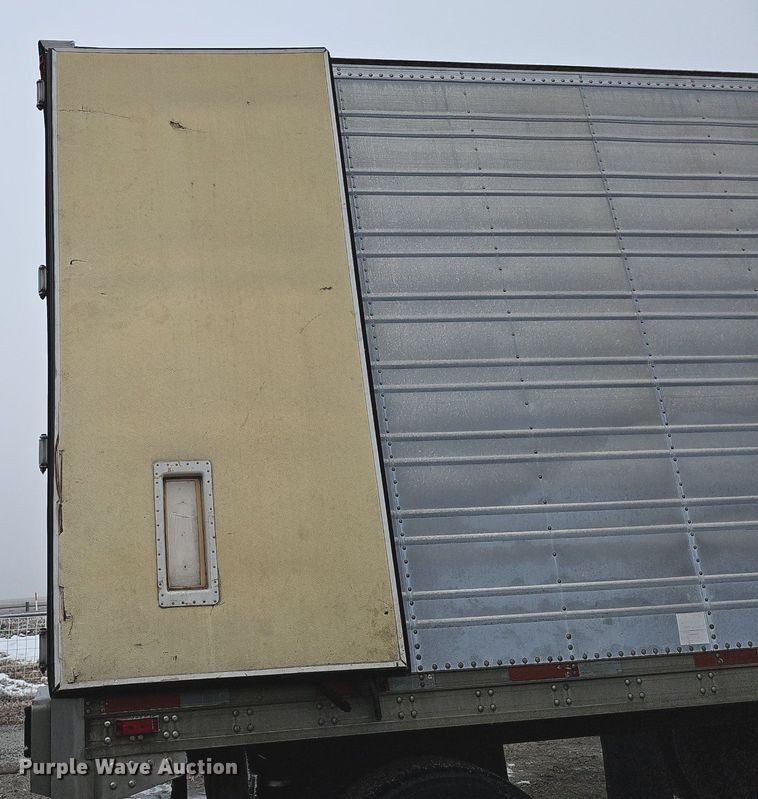 image for item DP0793 1996 Great Dane 7811TZ-1A refrigerated van trailer