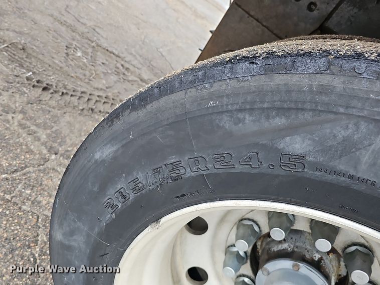 image for item DP0793 1996 Great Dane 7811TZ-1A refrigerated van trailer