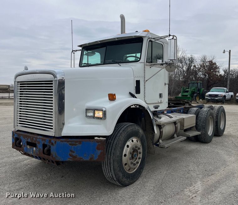 image for item DP2197 2006 Freightliner FLD120 semi truck