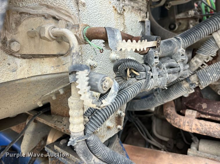 image for item DP2197 2006 Freightliner FLD120 semi truck