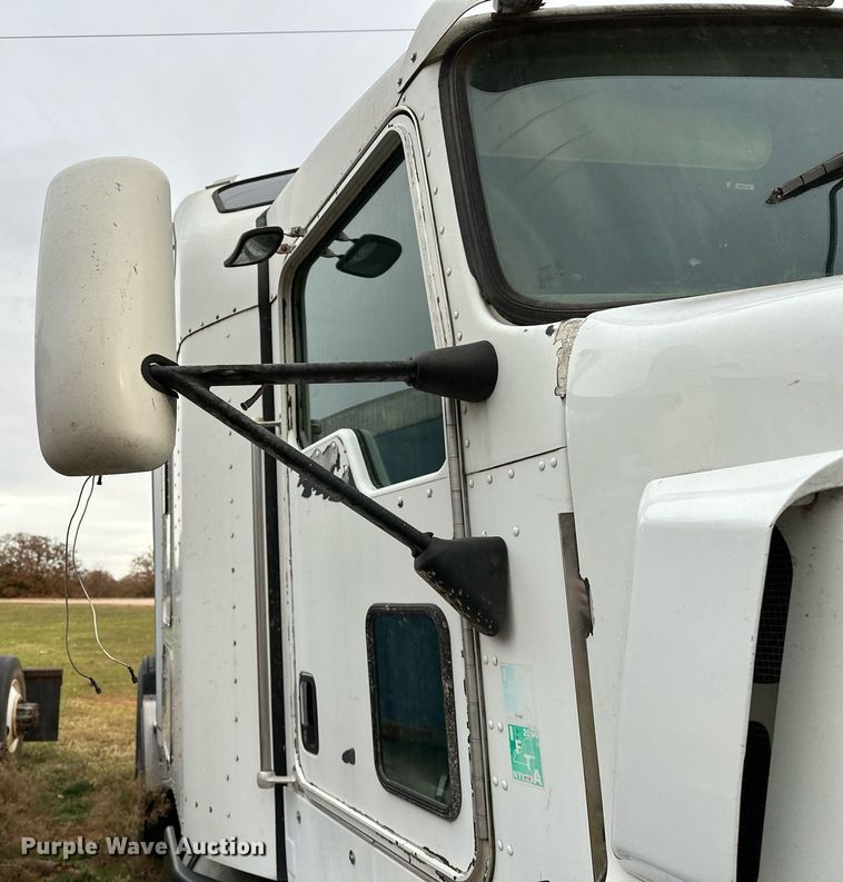 image for item DP3265 2003 Kenworth  T600 semi truck