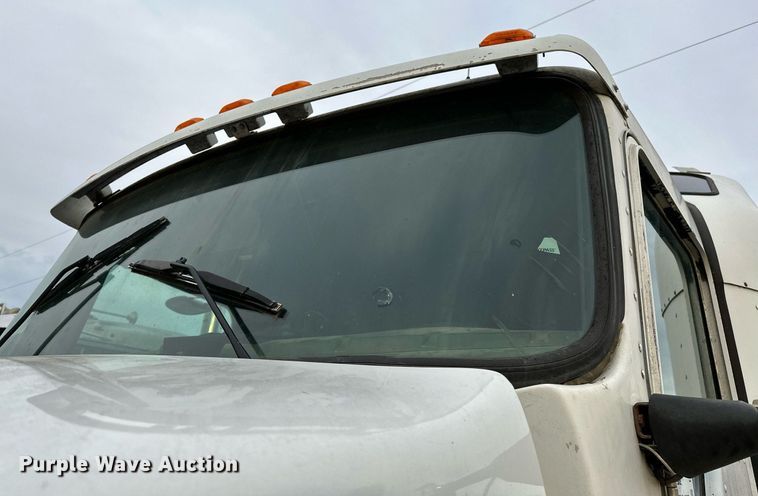 image for item DP3265 2003 Kenworth  T600 semi truck