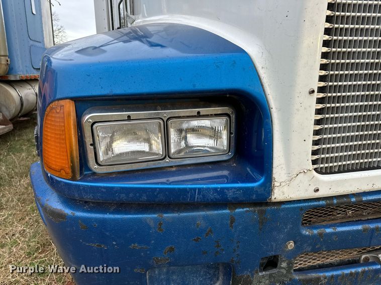 image for item DP3265 2003 Kenworth  T600 semi truck