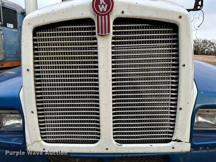 image for item DP3265 2003 Kenworth  T600 semi truck