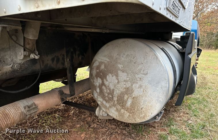 image for item DP3265 2003 Kenworth  T600 semi truck