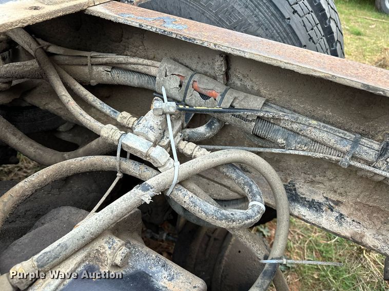 image for item DP3265 2003 Kenworth  T600 semi truck