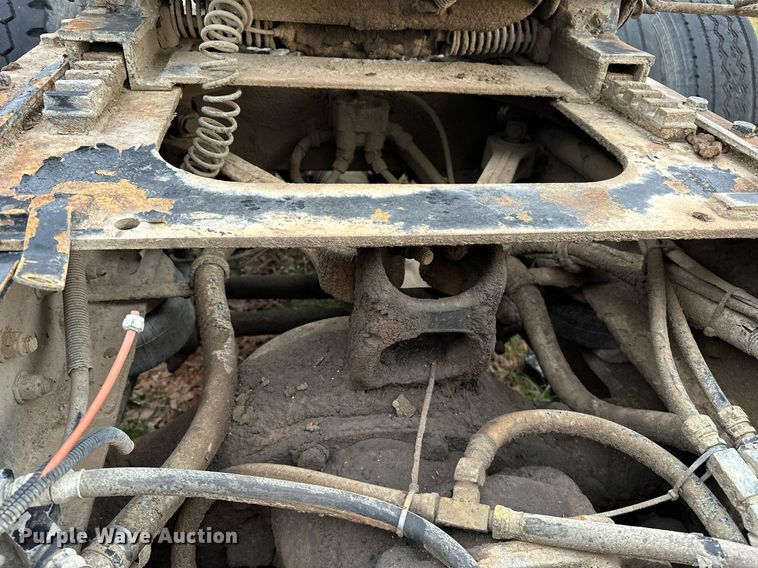 image for item DP3265 2003 Kenworth  T600 semi truck