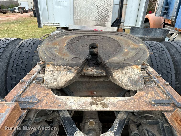 image for item DP3265 2003 Kenworth  T600 semi truck